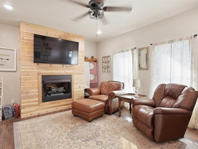 House for sale in Crescent, Logan County