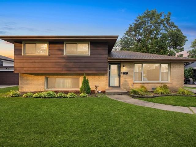 House for sale in South Holland, Illinois