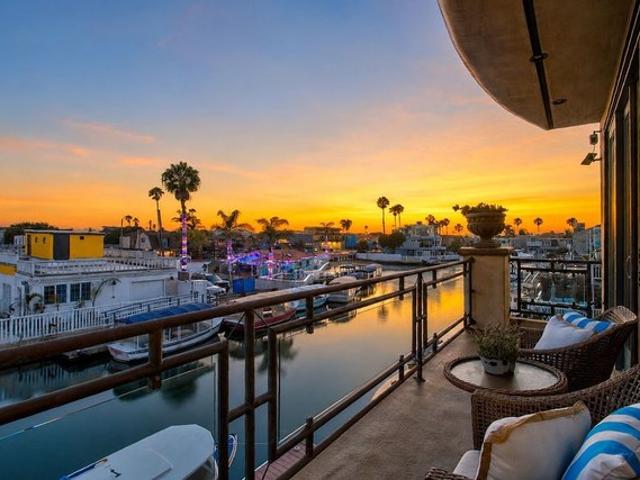 House for sale in Huntington Beach, California