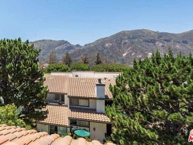 Condo for sale in Canoga Park, California