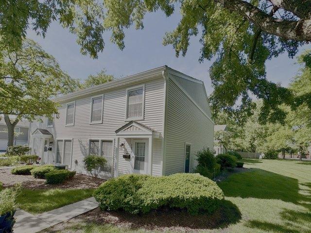 Condo for sale in Wheaton, Illinois
