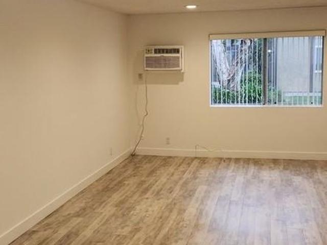 Apartment for rent in Van Nuys Neighborhood Council District, Canoga Park