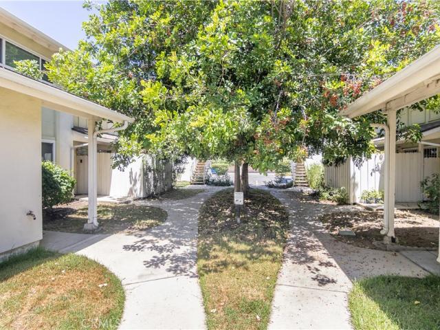 Townhouse for sale in Northridge