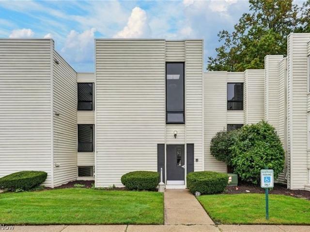 Condo for sale in Westlake, Cuyahoga County