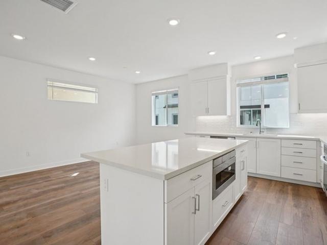 Townhouse for sale in Canoga Park, California