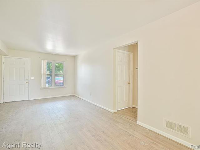 Condo for sale in Rochester Hills Condo for sale in Rochester Hills