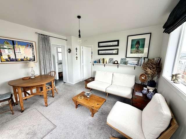 Apartment for sale in Lyall Bay, Wellington