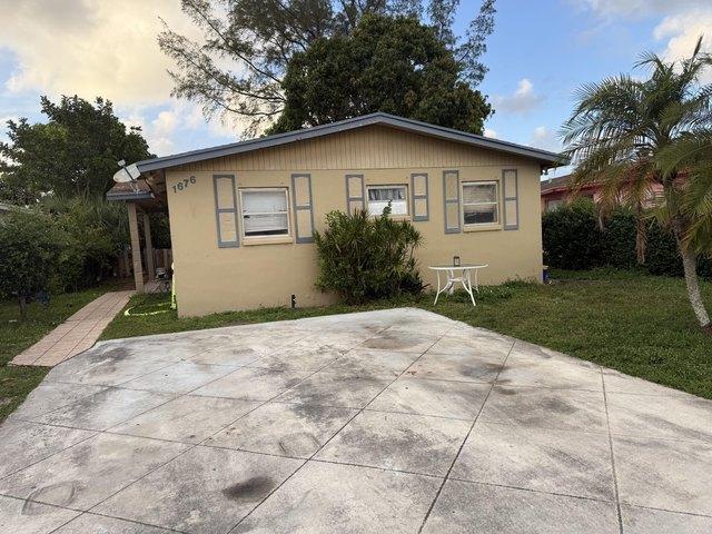 House for sale in Riviera Beach, Florida