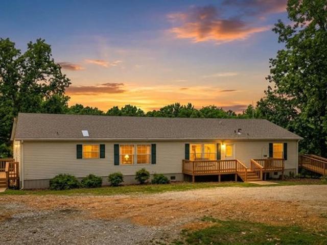 House for sale in Thayer, Missouri