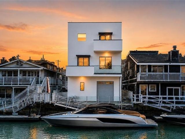 House for sale in Huntington Beach, California