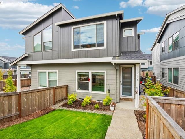 Townhouse for sale in Oregonia