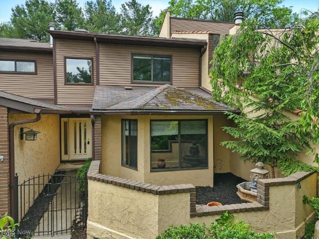 Condo for sale in Akron