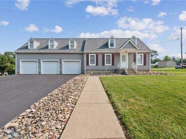 House for sale in Mount Pleasant, Pennsylvania