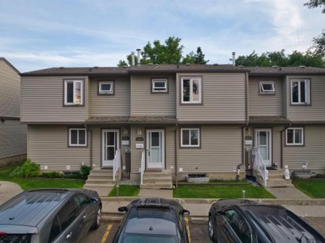 Townhouse for sale in Wedgewood, Alberta