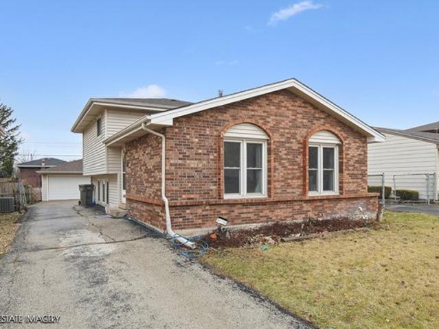 House for sale in Orland Hills, Illinois