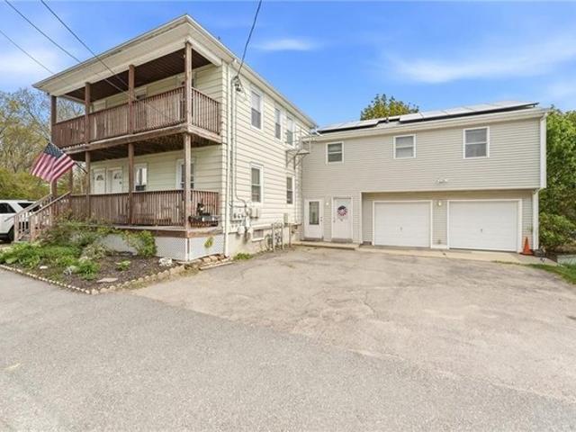 House for sale in Lincoln, Rhode Island