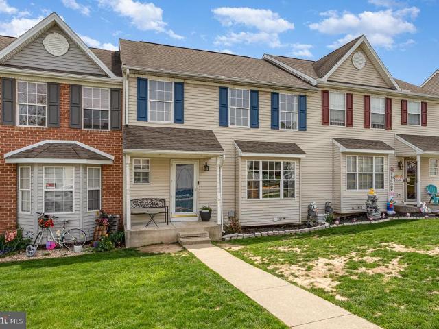 Townhouse for sale in Red Lion