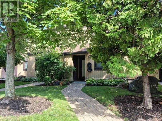 Townhouse for rent in Collingwood