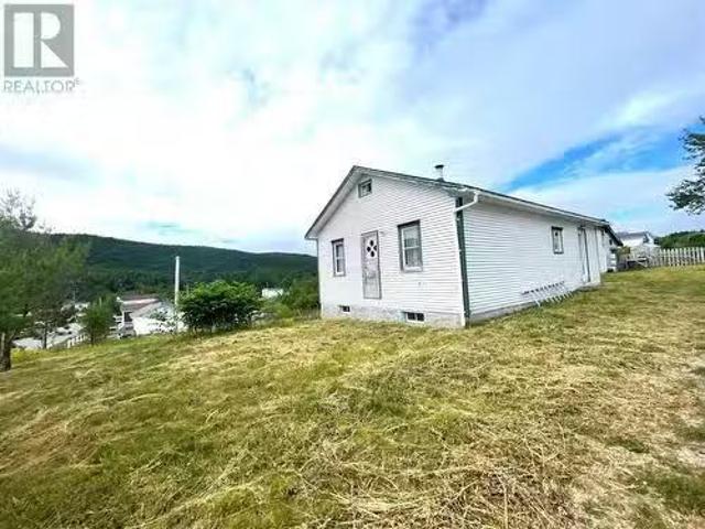 House for sale in Dover, Newfoundland And Labrador