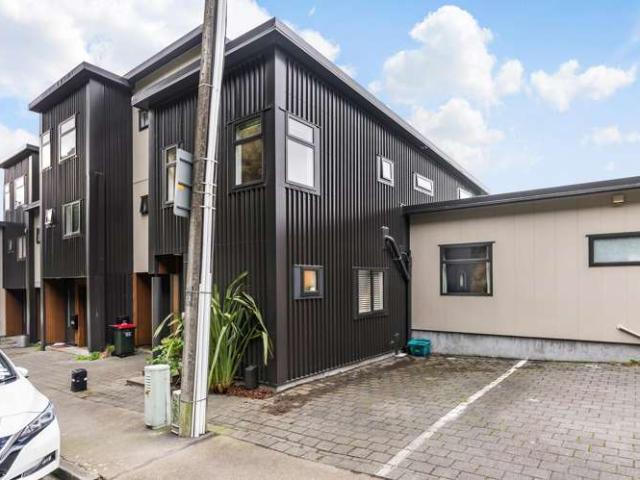 Townhouse for sale in Matata, Wellington
