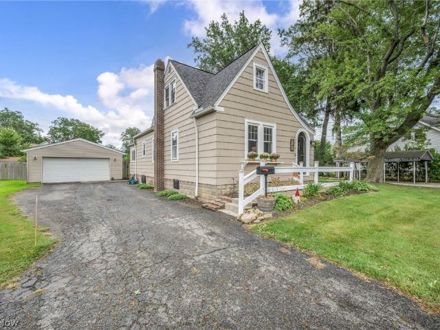 House for sale in Avon Lake, Lorain County