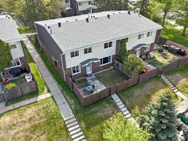 Townhouse for sale in Wedgewood, Alberta