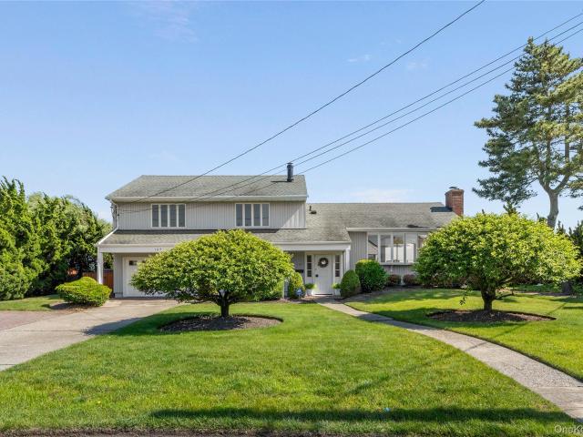 Property for sale in Bohemia, New York
