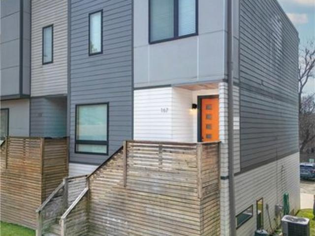 Townhouse for sale in Fayetteville, Washington County