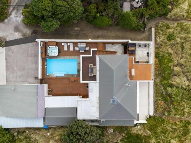 House for sale in Chaslands, Canterbury