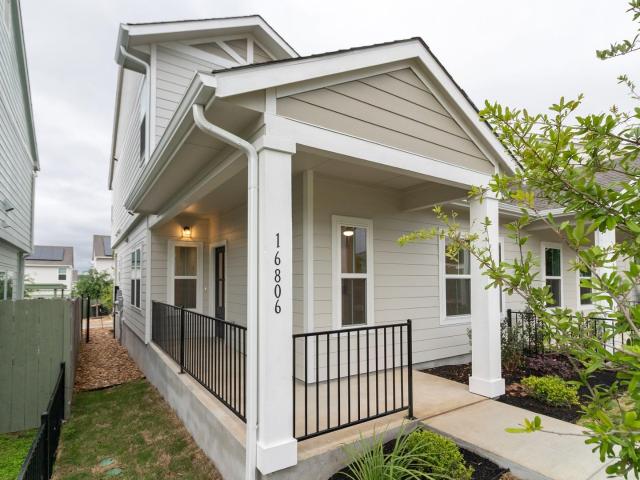 Townhouse for sale in Manor, Texas