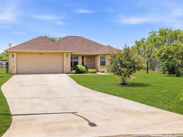 House for sale in Elmendorf, Texas