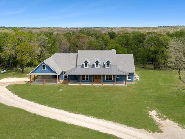 House for sale in Milam, Texas