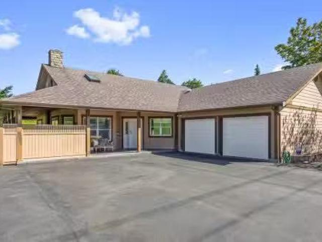 House for sale in Comox, British Columbia