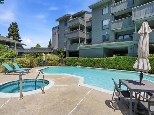 Condo for sale in Walnut Creek, California