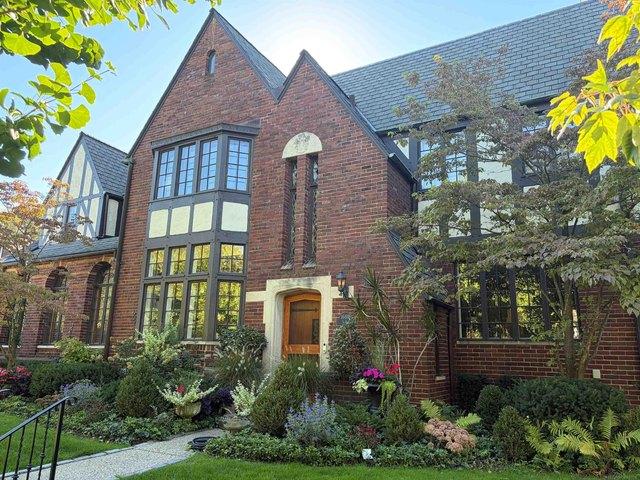 Townhouse for sale in Grosse Pointe, Michigan