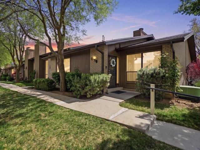 Condo for sale in Murray, Utah