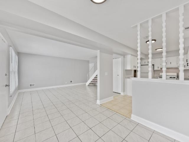 Townhouse for rent in Hoffman Estates