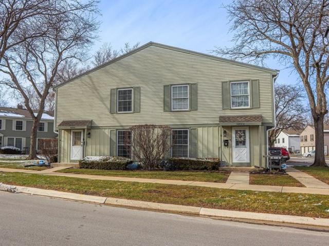 Condo for sale in Wheaton, Illinois