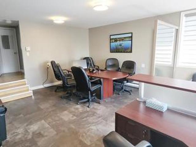 Commercial for rent in Woodstock, Paradise