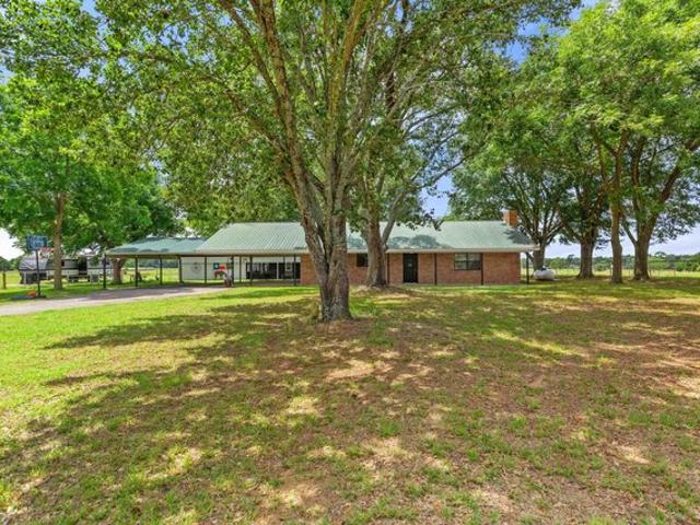 House for sale in Henderson, Texas