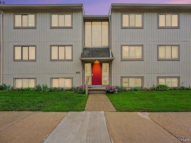 Condo for sale in Rochester Hills, Michigan