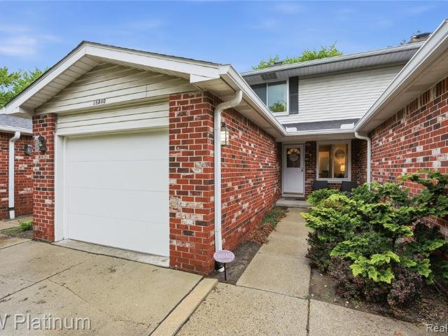 Condo for sale in Clinton Township, Michigan