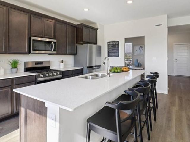 Townhouse for sale in Aurora, Illinois