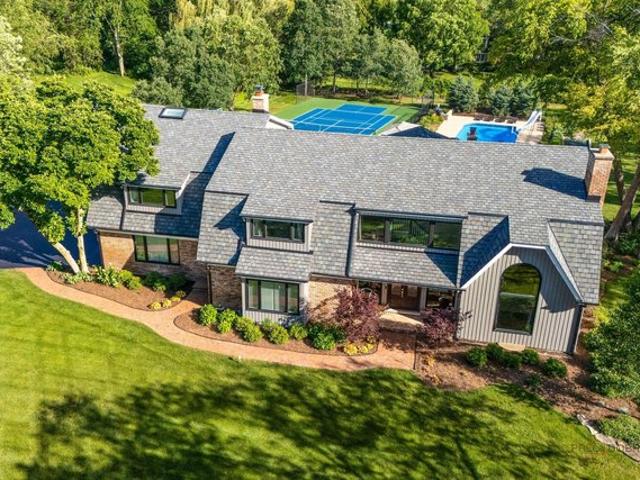 House for sale in Inverness, Illinois