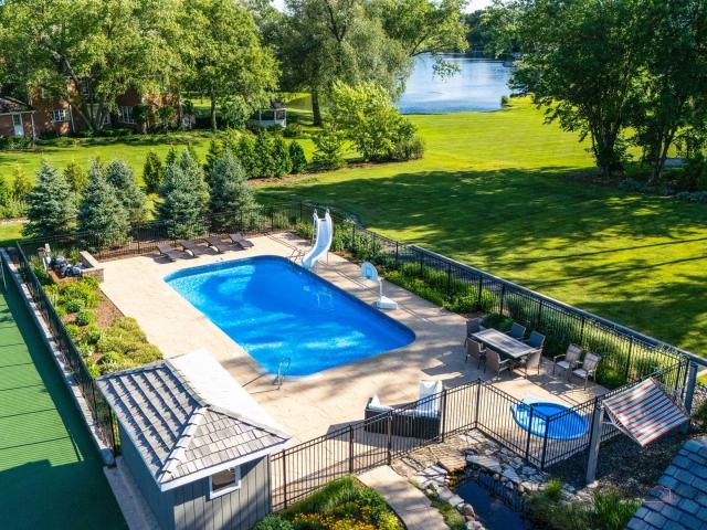 House for sale in Inverness, Illinois
