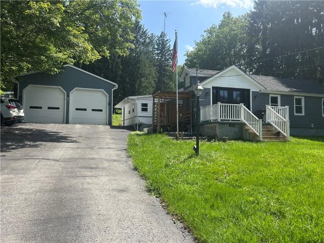 House for sale in Edinburg, Pennsylvania