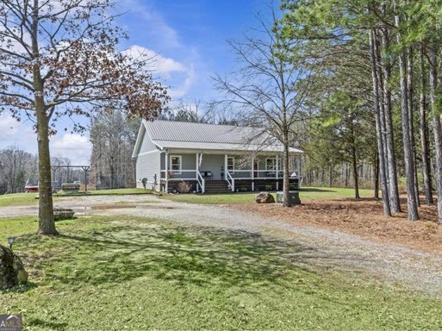 House for sale in Hull, Georgia