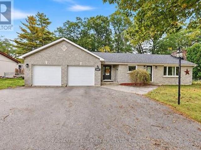 House for sale in Wasaga Beach, Central Ontario