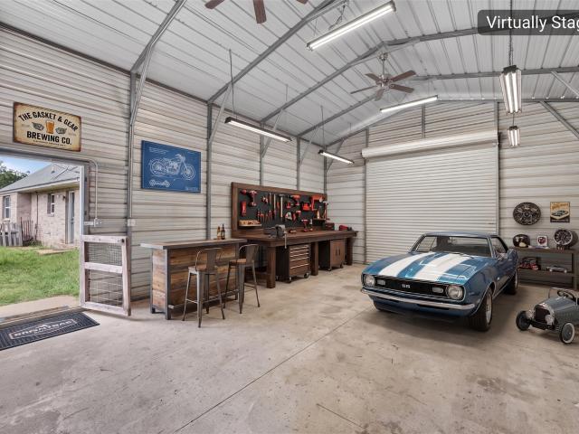 House for sale in Paige, Texas