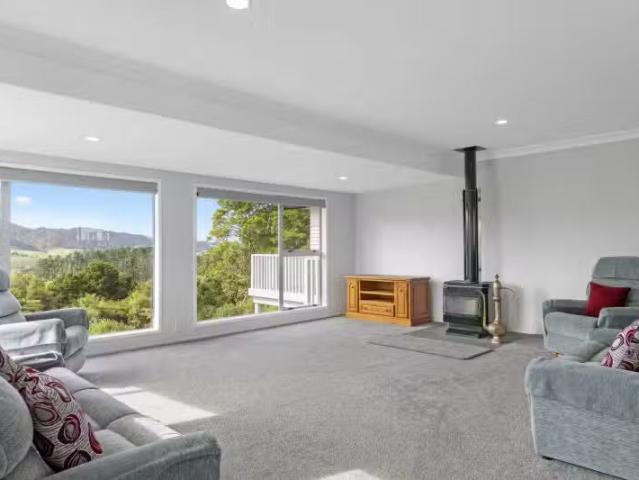 House for sale in Awhitu